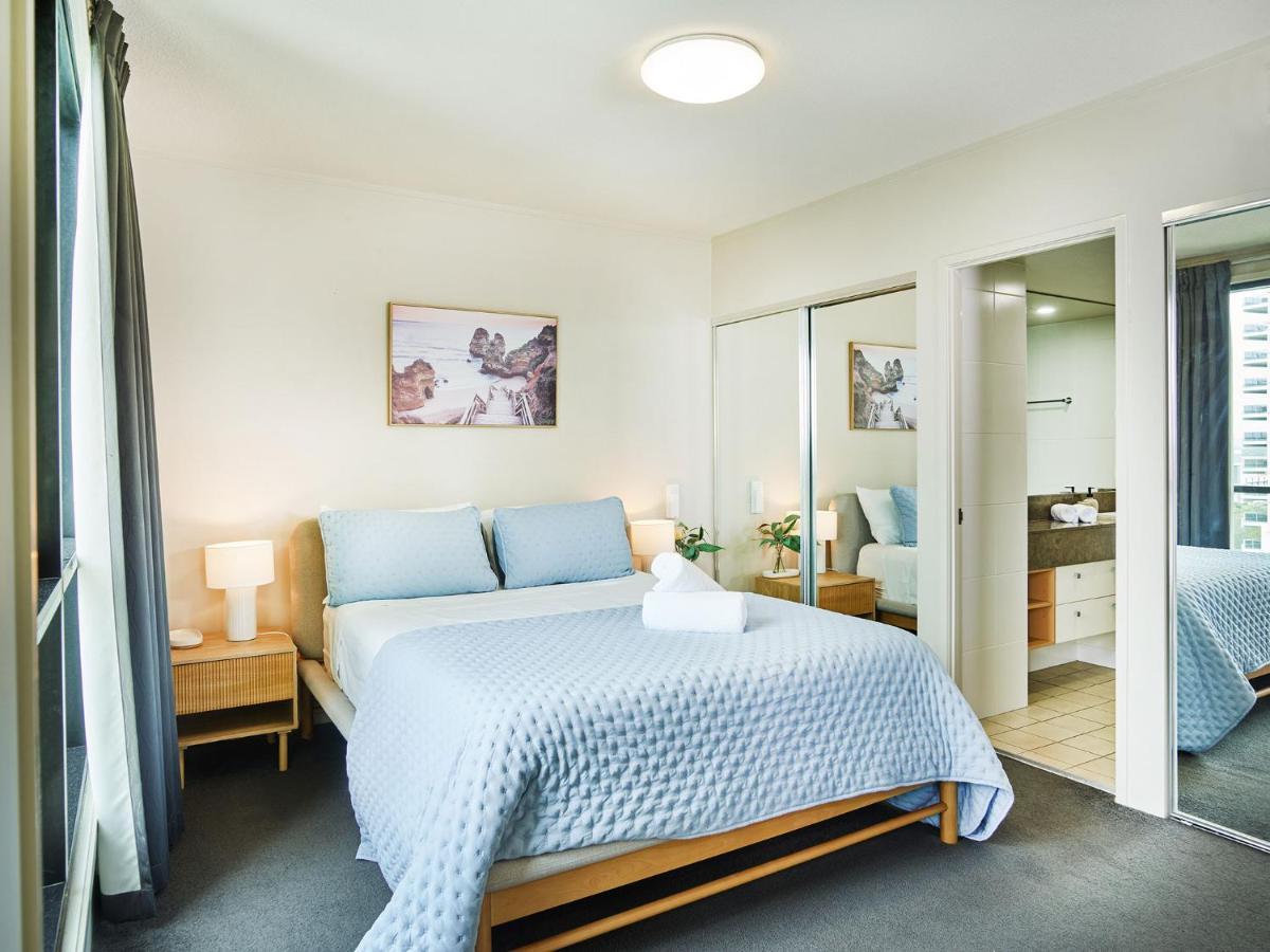Broadbeach On The Park 2-bedroom * Gold Coast