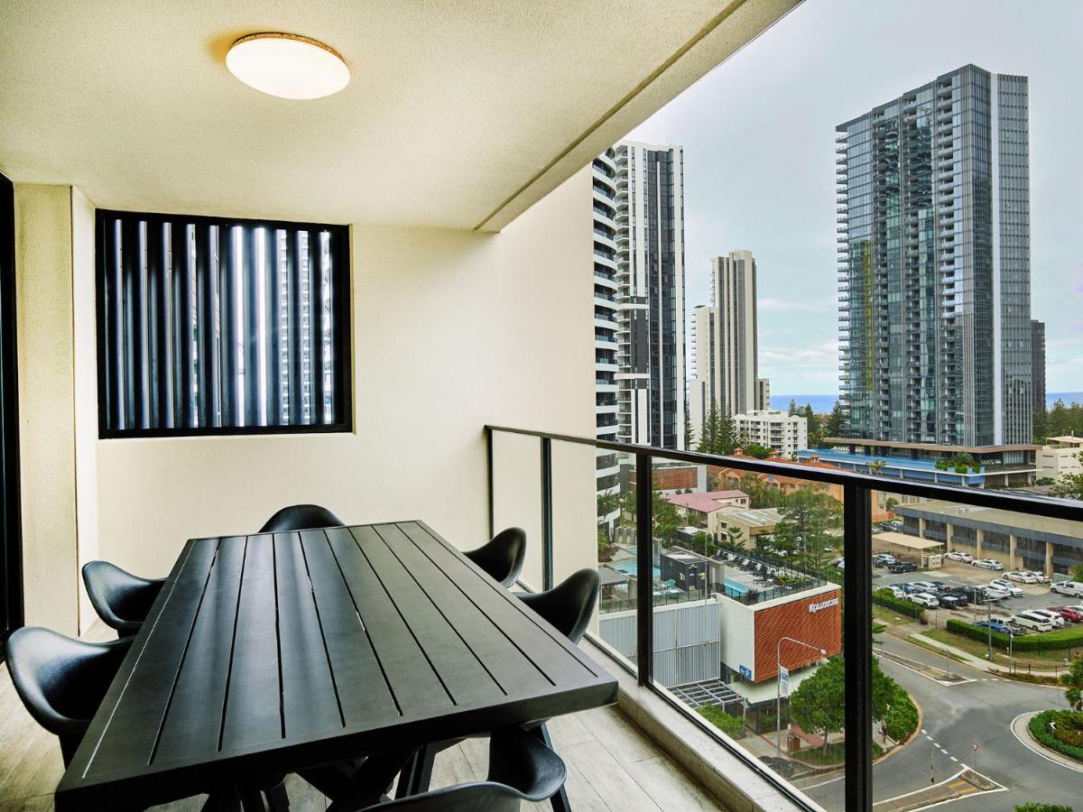 Broadbeach On The Park 2-bedroom Apartment *
