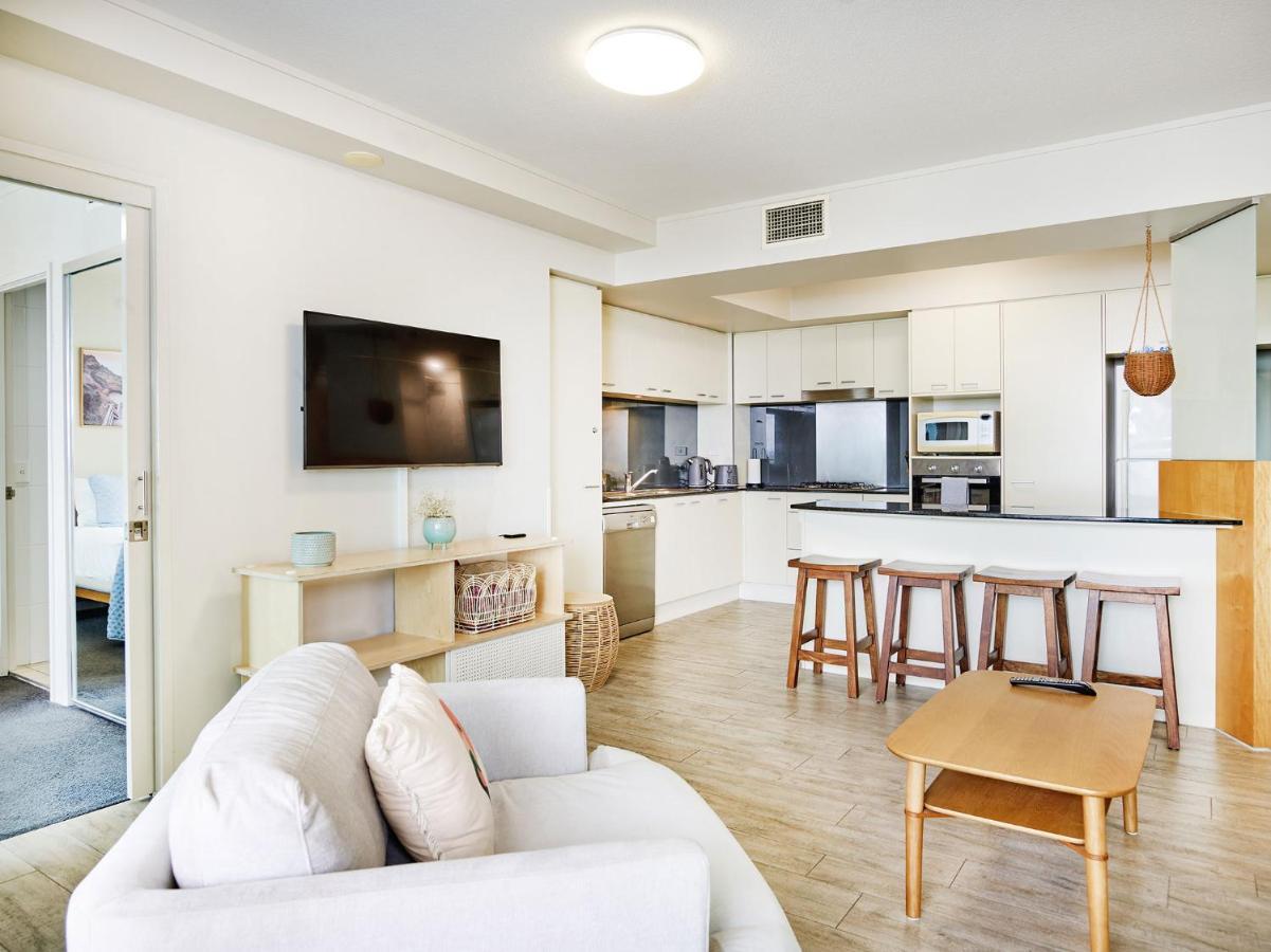 Broadbeach On The Park 2-bedroom Apartment *