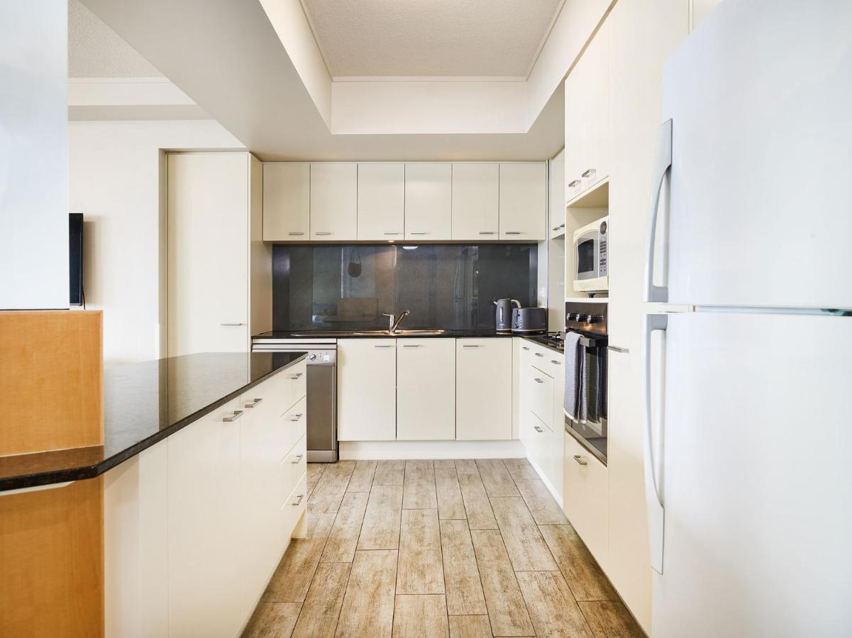 Broadbeach On The Park 2-bedroom * Gold Coast