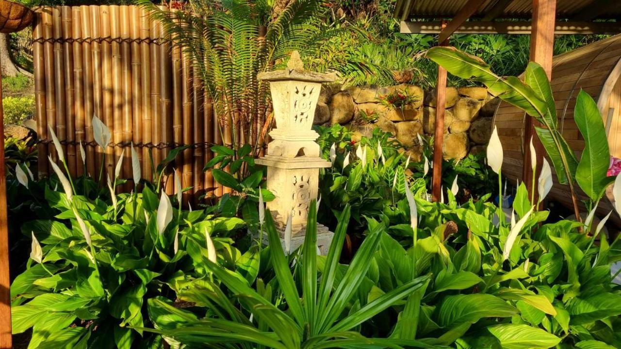Healing Garden - California King Bed - Uluwatu *