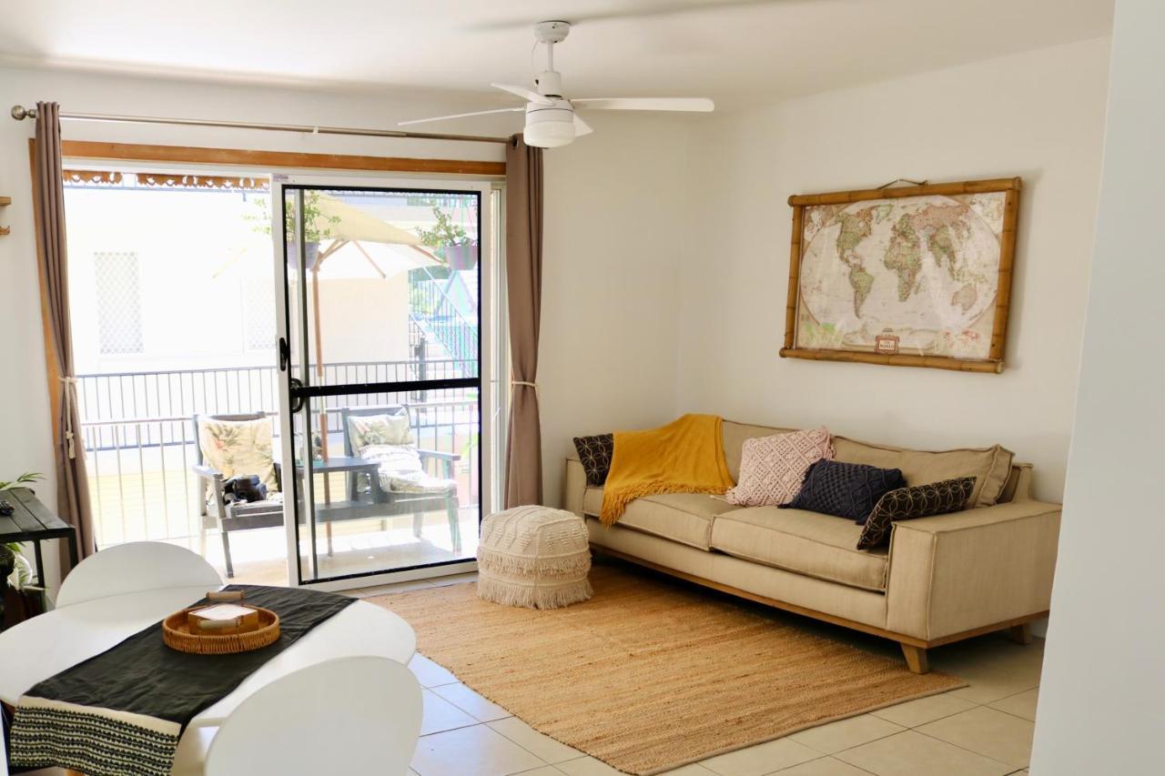 Surf Shack In Iconic Rainbow Bay - Coolangatta Qld Apartment