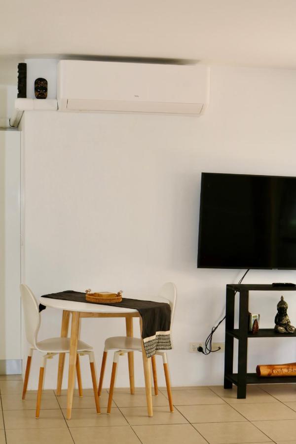 Surf Shack In Iconic Rainbow Bay - Coolangatta Qld Apartment