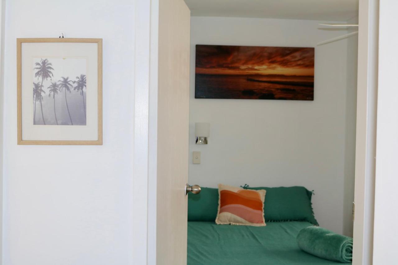 Surf Shack In Iconic Rainbow Bay - Coolangatta Qld Apartment Gold Coast
