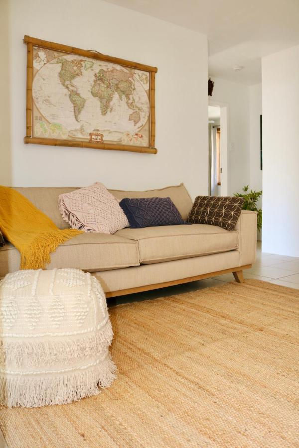 Surf Shack In Iconic Rainbow Bay - Coolangatta Qld Apartment *