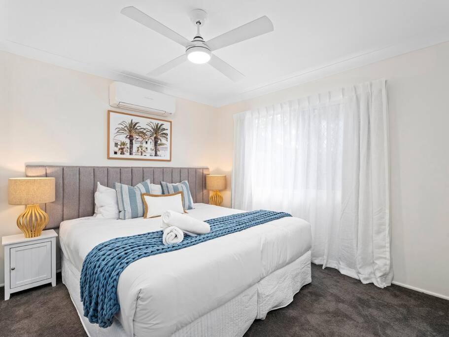 Southport Oasis 6br Pool Central