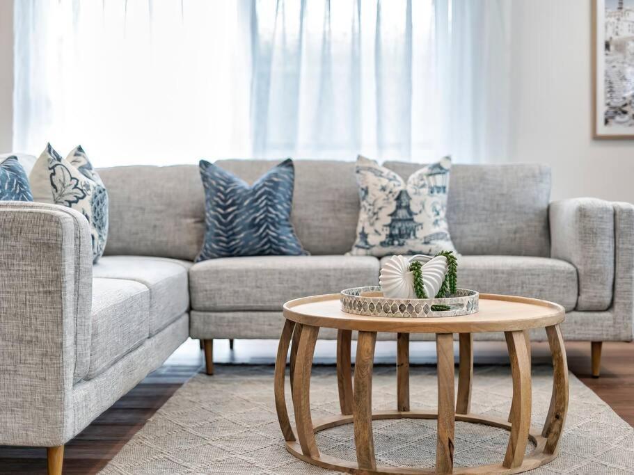 Southport Oasis 6br Pool Central Gold Coast