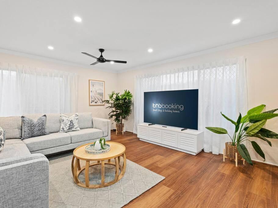 Villa Southport Oasis 6br Pool Central *