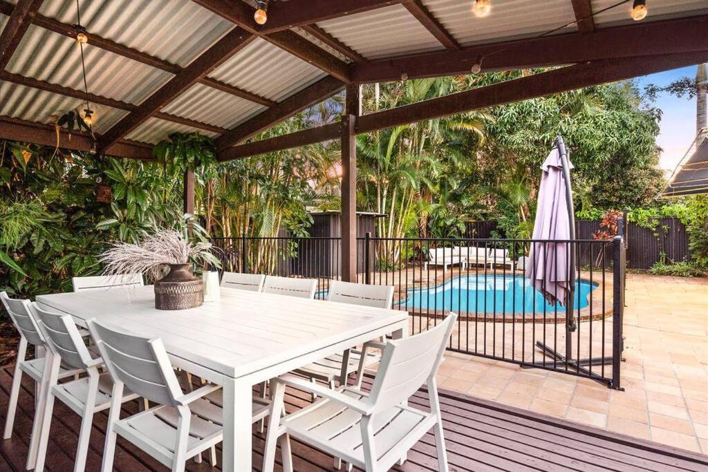 Villa Southport Oasis 6br Pool Central Gold Coast