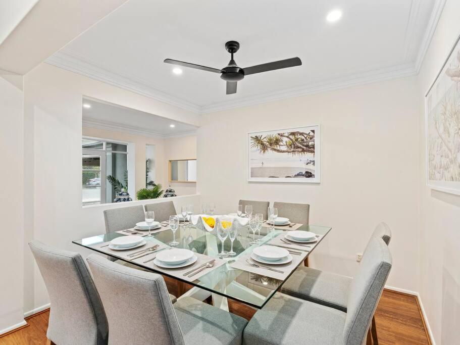 Southport Oasis 6br Pool Central * Gold Coast