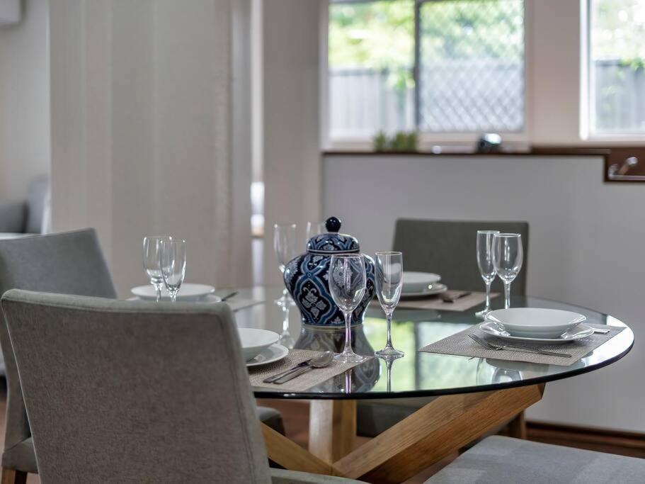 Villa Southport Oasis 6br Pool Central