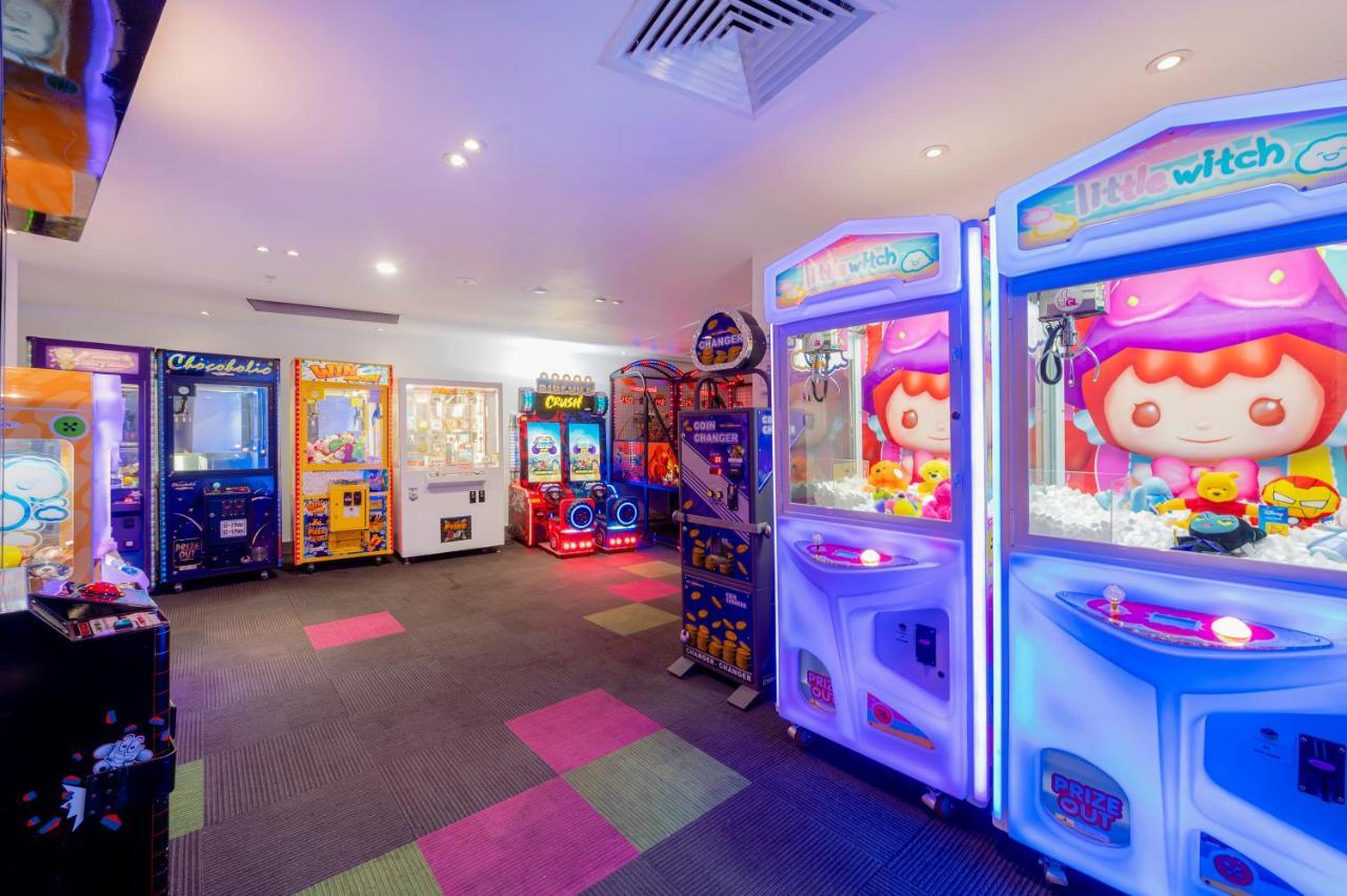 Chevron Big Family 3brm, 3 Pools, Gym, Sauna, Spa. Gold Coast