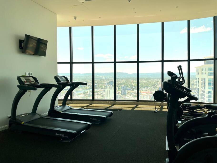 In The Heart Of Surfers Paradise Oceanview Cozy 1b 34f *
