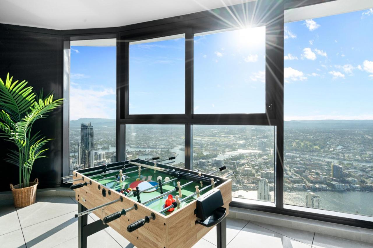 Apartment The Seabreeze - Beachfront 67f Sunset 2 Bedroom Skyhome With Netflix & Pool Gold Coast