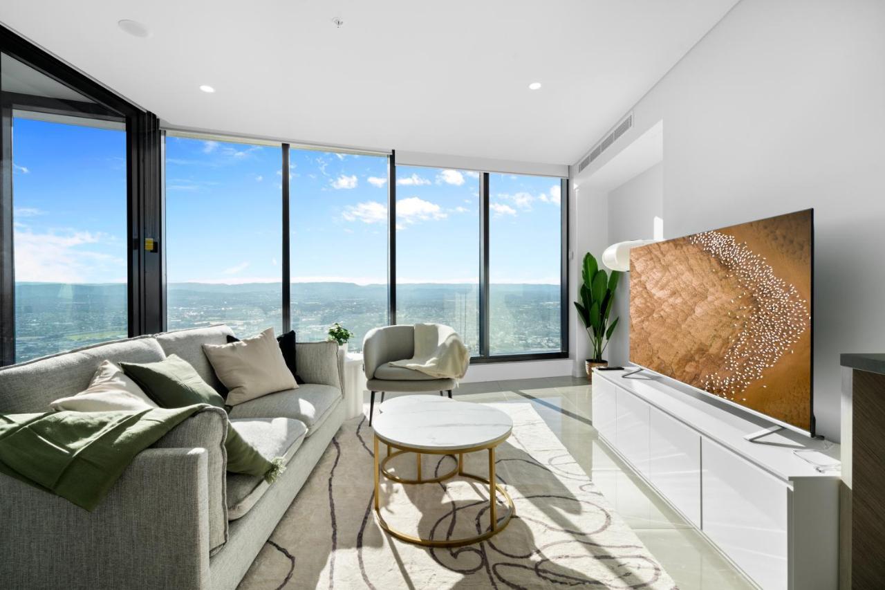 Apartment The Seabreeze - Beachfront 67f Sunset 2 Bedroom Skyhome With Netflix & Pool *