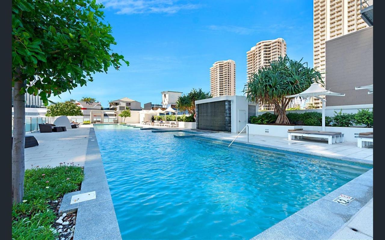 Hilton 2 Bed 2 Bath With Car Park 12704 Gold Coast