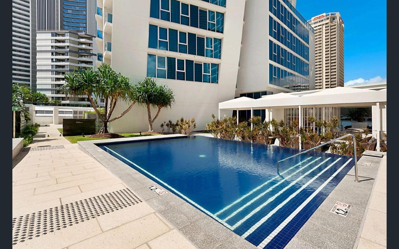 Apartment Hilton 2 Bed 2 Bath With Car Park 12704 Gold Coast