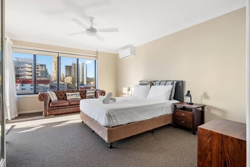 Miami House - Hosted By Burleigh Letting Holiday home Gold Coast