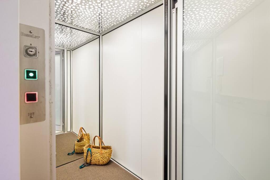 Miami House - Hosted By Burleigh Letting *