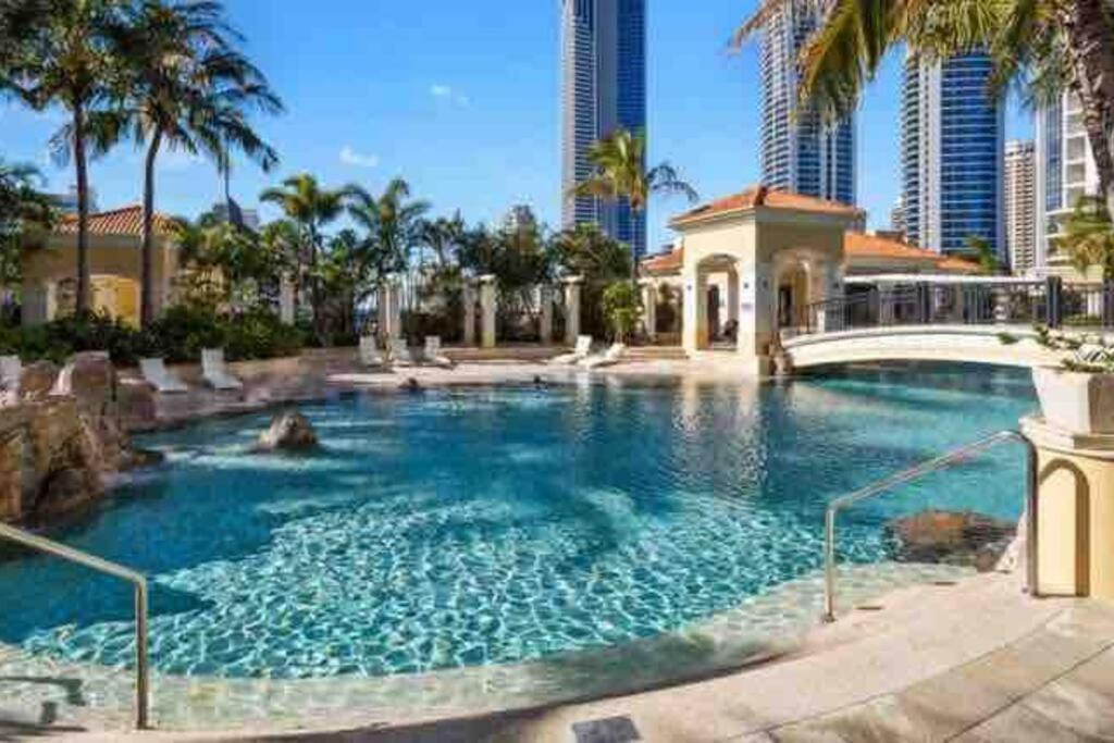 Apartment Chevron Surfers - 2 Bedroom 2 Bathroom