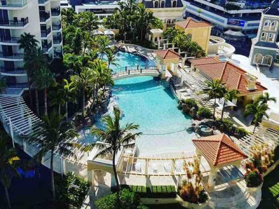 Chevron Surfers - 2 Bedroom 2 Bathroom Gold Coast