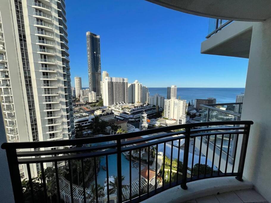 Apartment Chevron Surfers - 2 Bedroom 2 Bathroom *