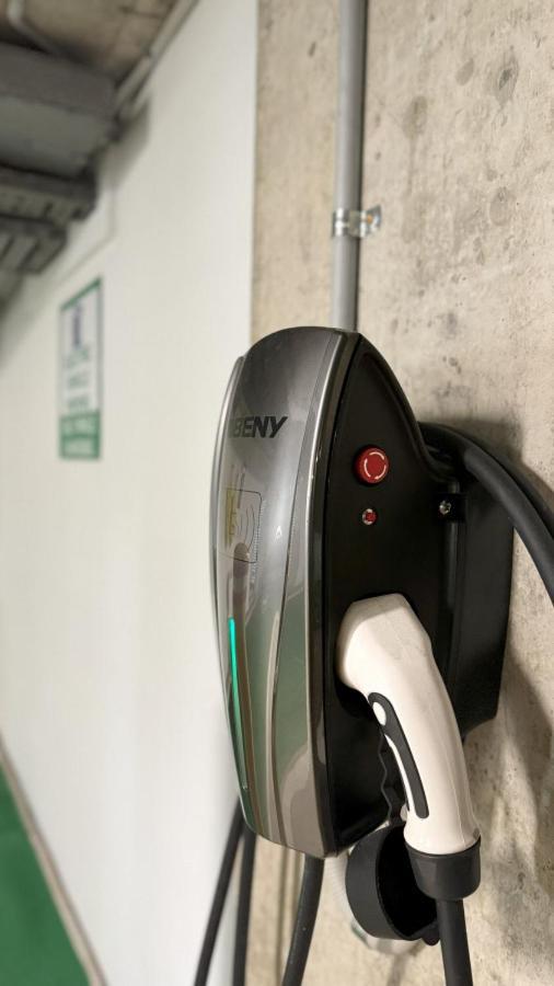 The Midtown - Modern Oasis With Ev Charging Pool Netflix Apartment *