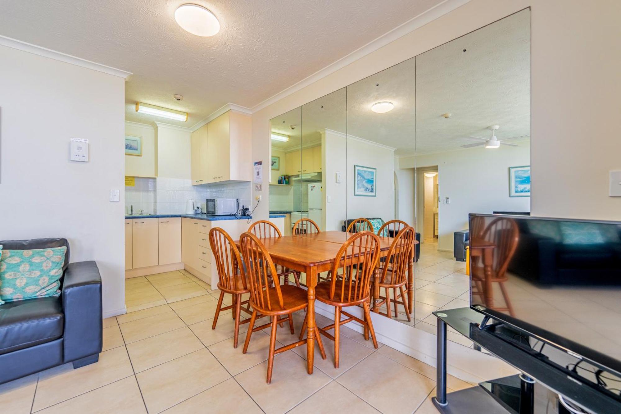 Aparthotel Olympus Beachfront Gold Coast