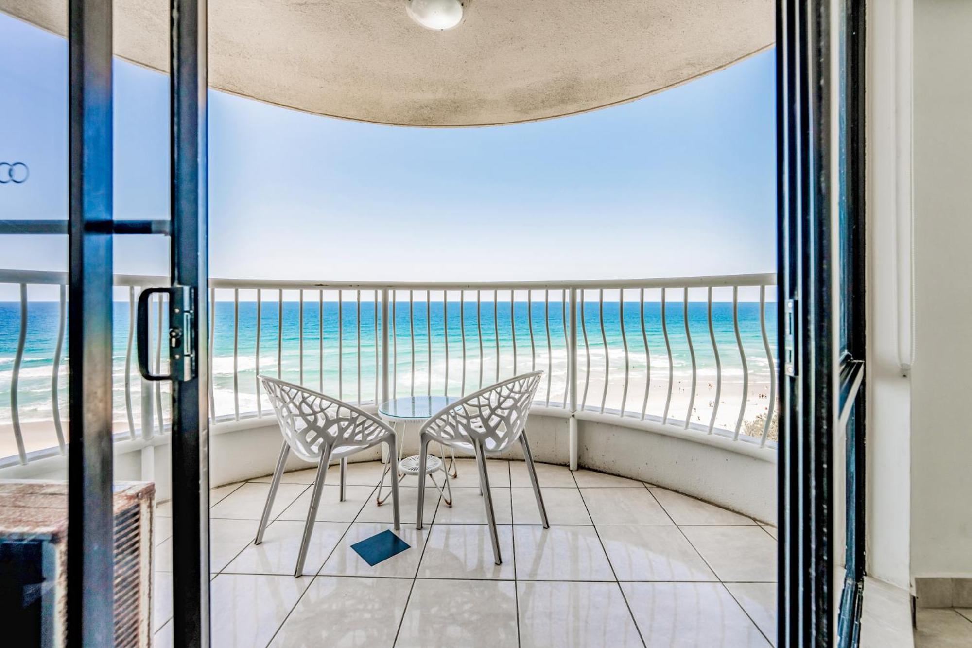 Aparthotel Olympus Beachfront Gold Coast