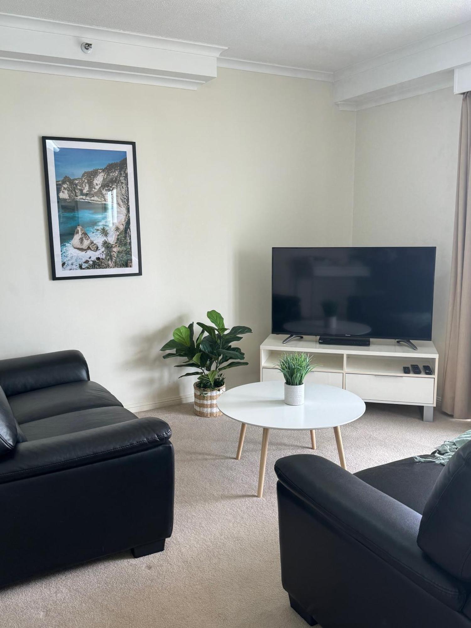 The Crest Aparthotel 4*