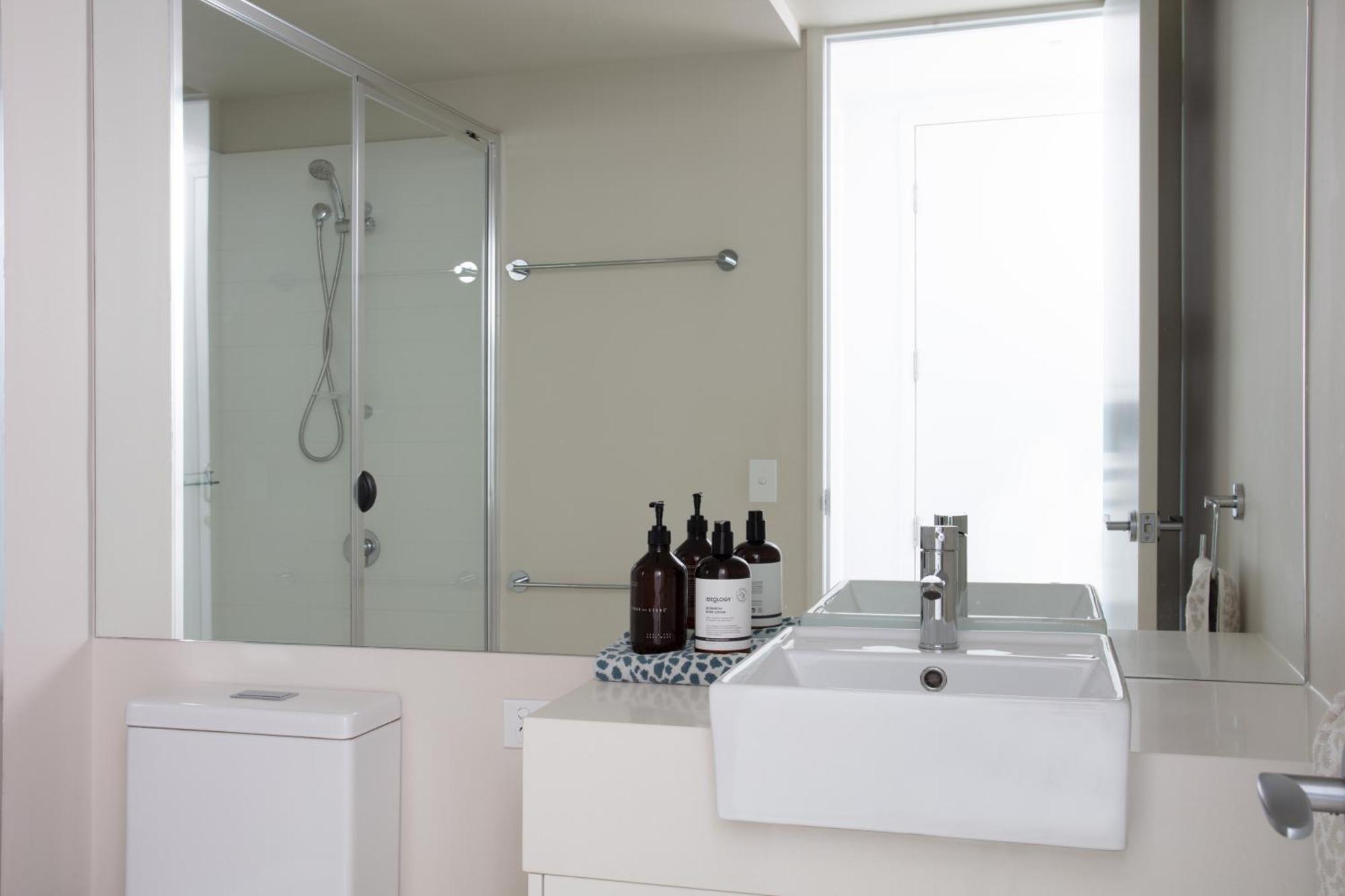Sol - Luxury 3 Bedroom In Kirra Apartment