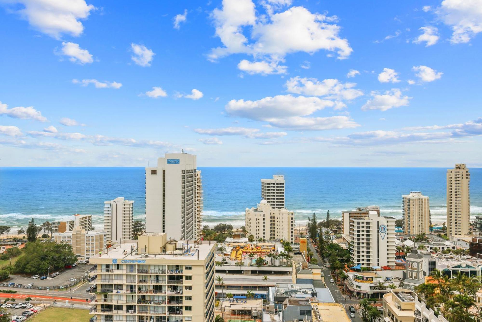 Stunning Ocean Views In The Heart Of Surfers Gold Coast