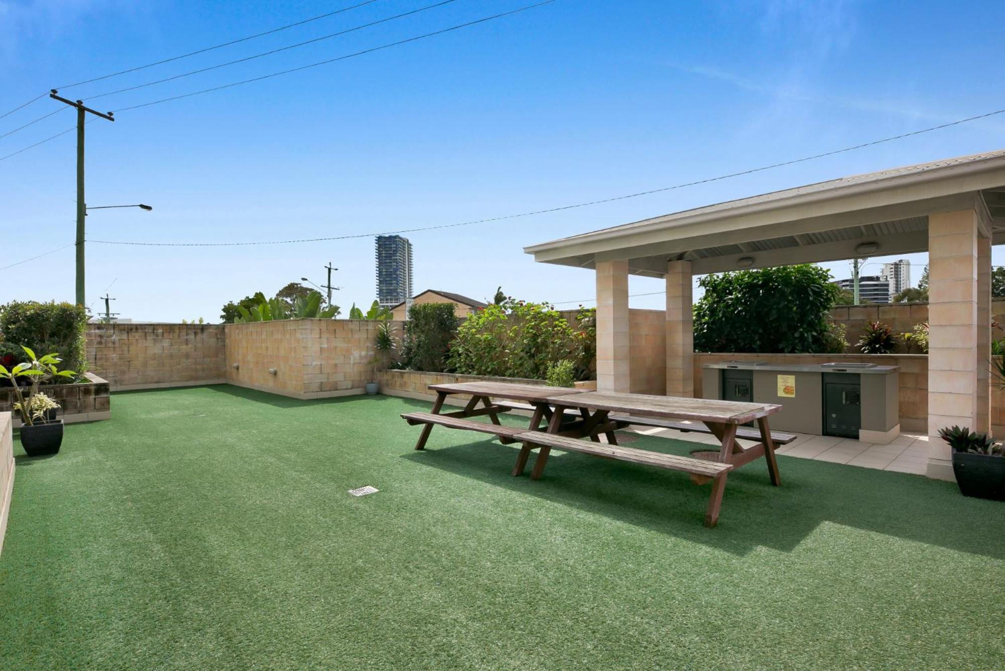 Apartment Sleek With Pool And Rooftop Terrace