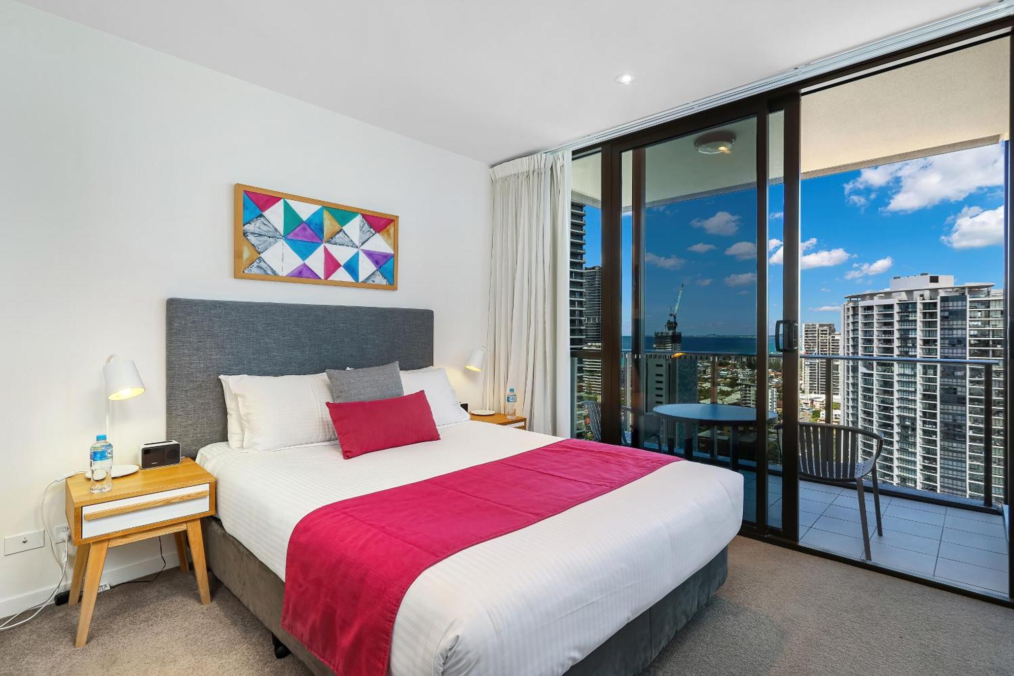 Apartment Broadbeach Oceanview Level 26 With Carpark - 4 Mins Walk To The *