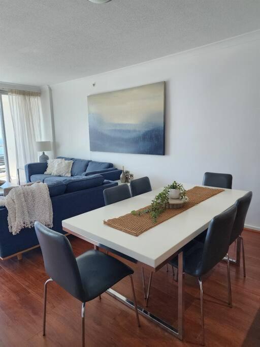 Apartment Bliss At Renaissance Gold Coast