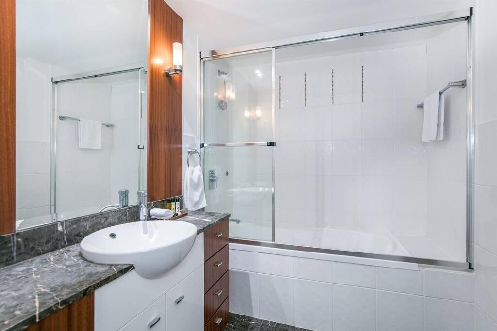 Bliss At Renaissance Apartment *