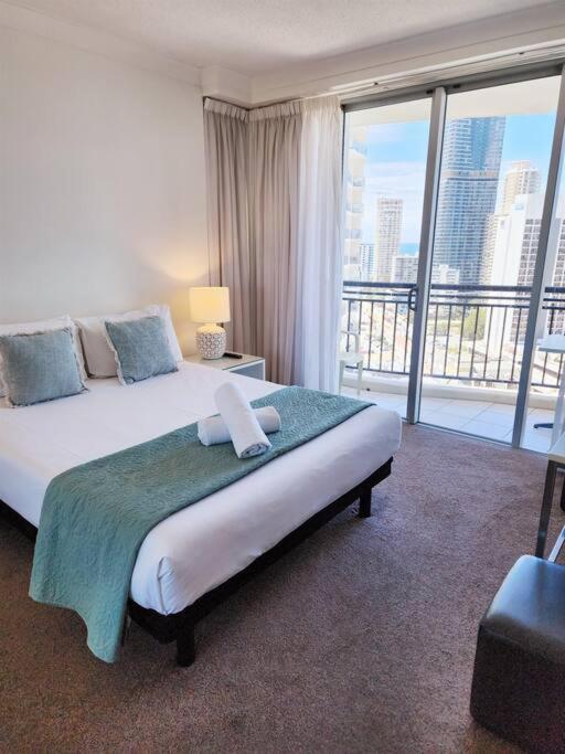 Apartment Bliss At Renaissance Gold Coast