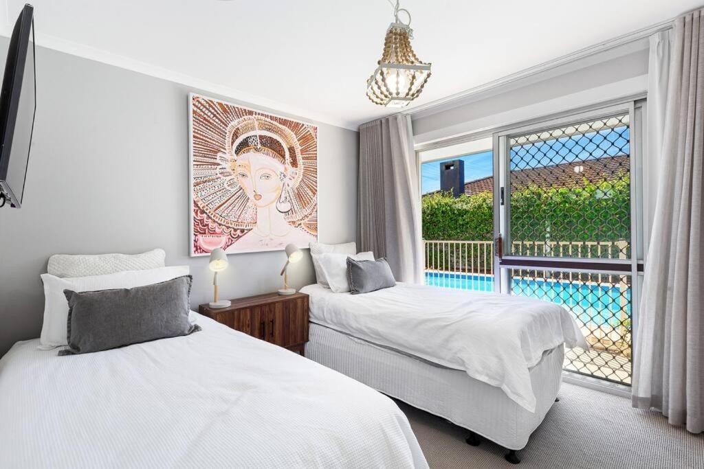 Broadbeach Waterfront With Pool * Gold Coast