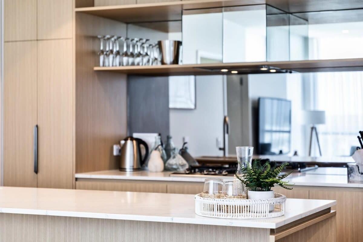 Luxury In Hemingway Palm Apartment *