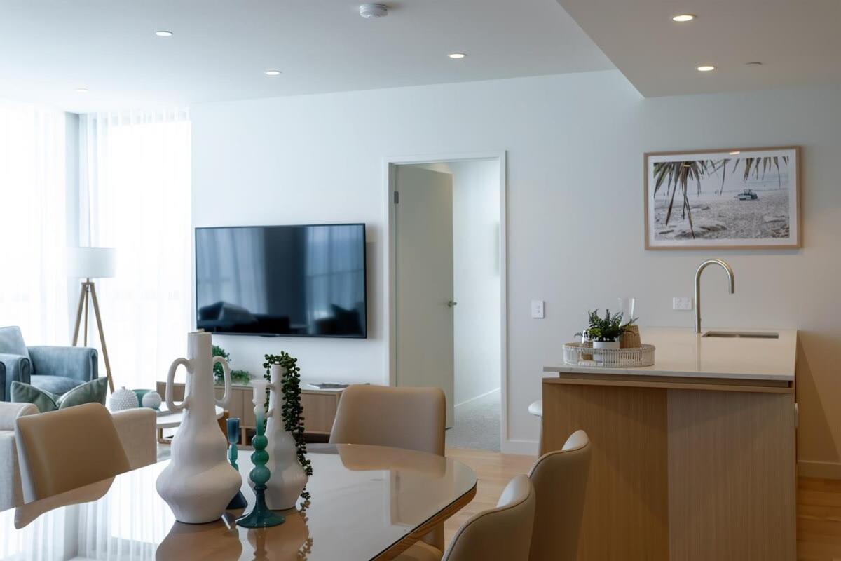 Luxury In Hemingway Palm Gold Coast