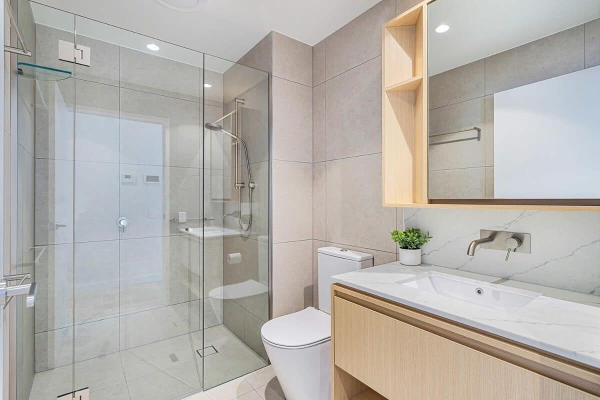 Luxury In Hemingway Palm *