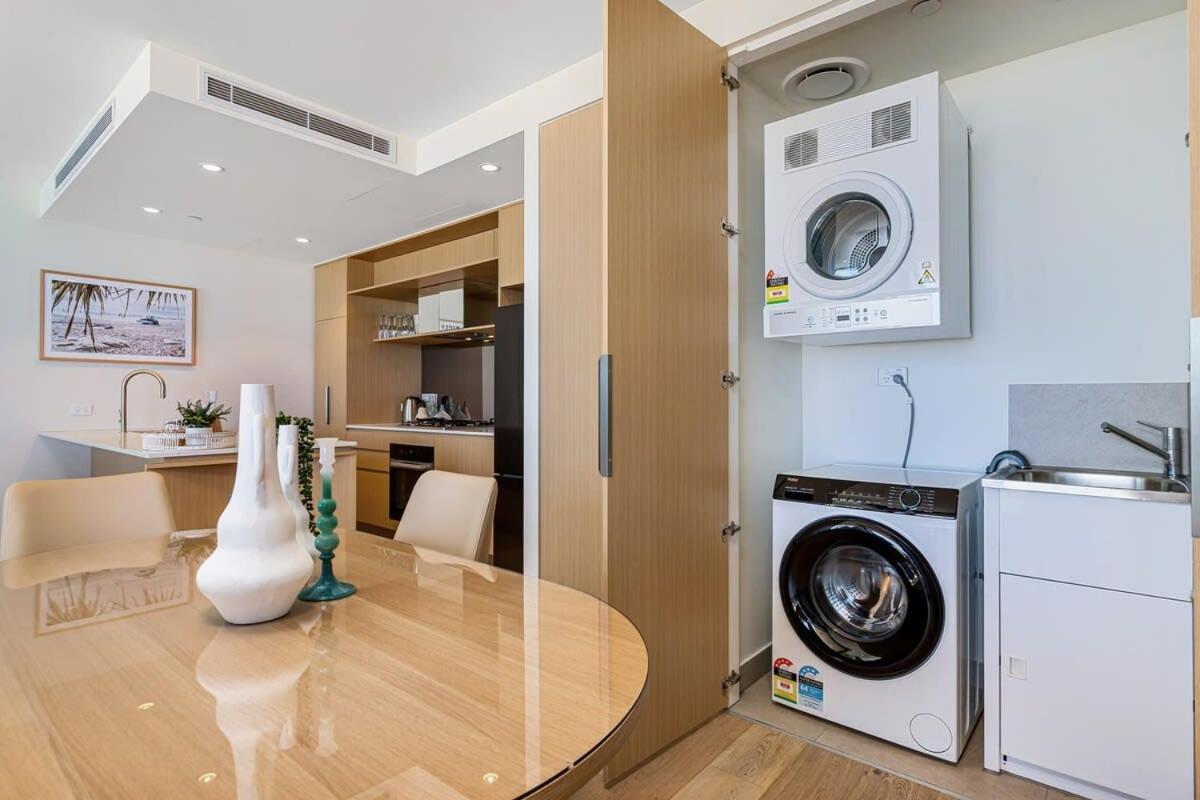 Luxury In Hemingway Palm Apartment Gold Coast