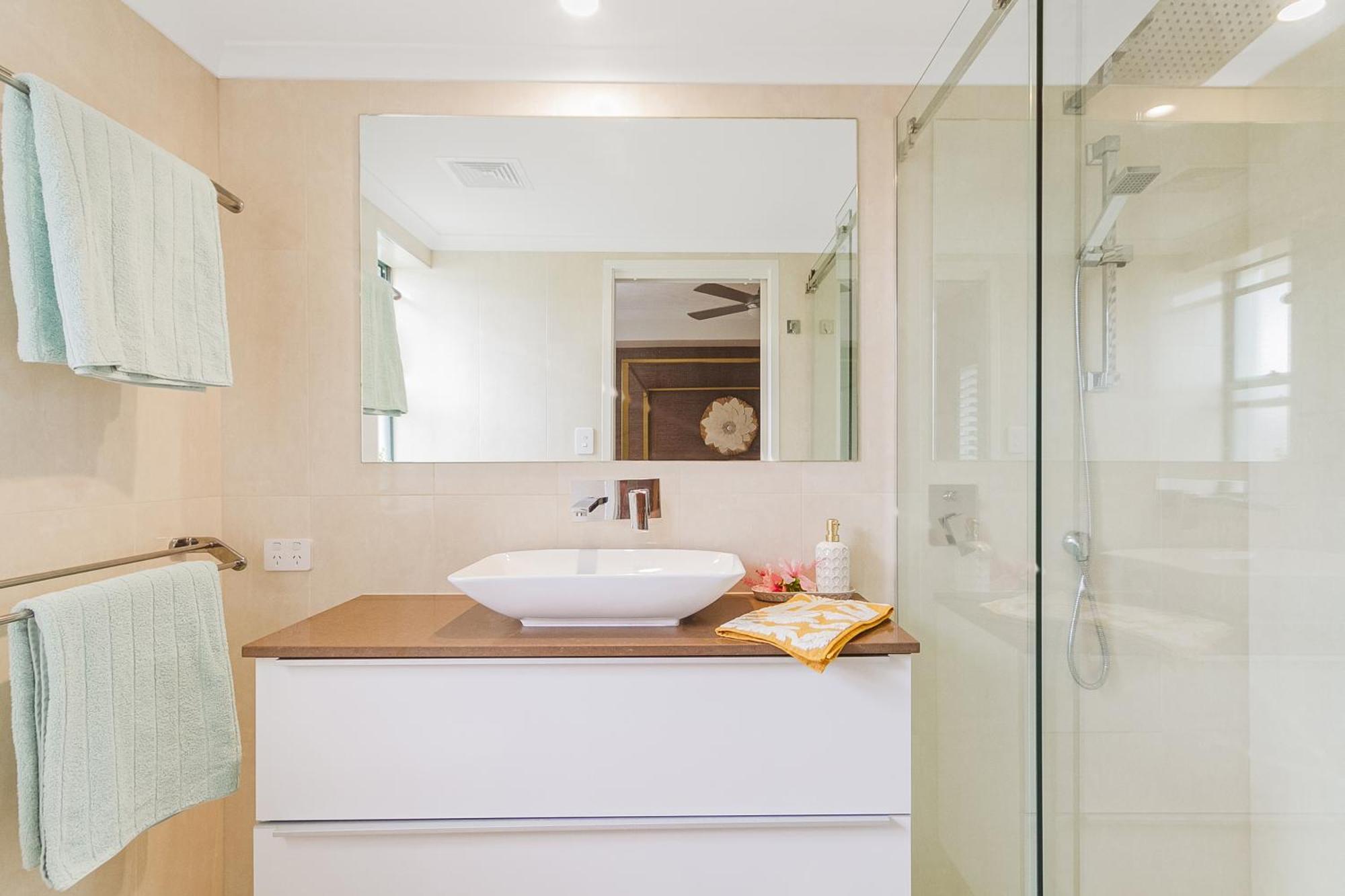 Bilinga Bliss - Luxury Beachfront Apartment Gold Coast