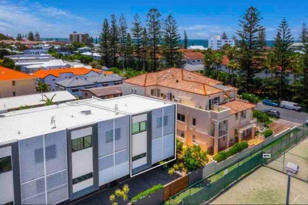Casa De Mork - Entire 3 Storey Villa Gold Coast