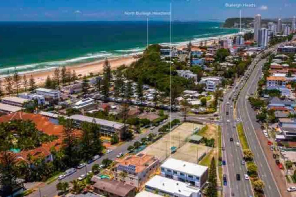 Casa De Mork - Entire 3 Storey Villa Gold Coast