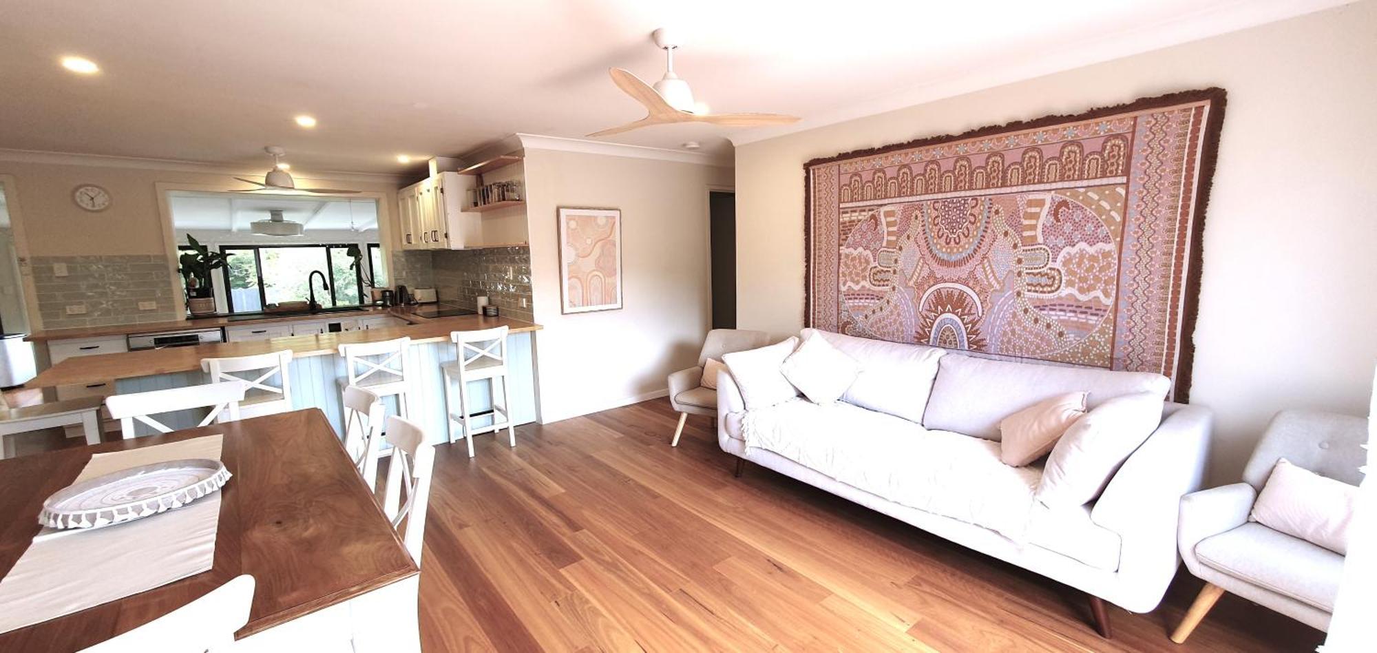 Family Retreat, 1 And Half Kms, Shops, Full Apartment *
