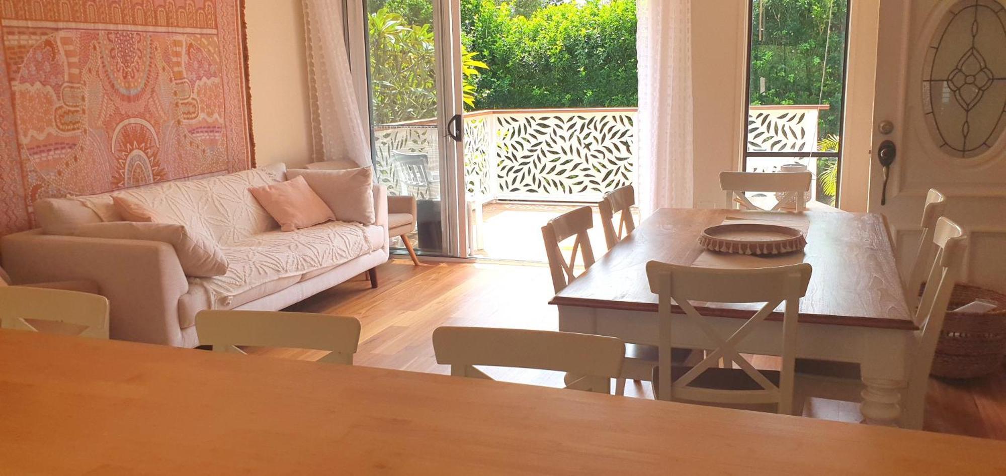 Family Retreat, 1 And Half Kms, Shops, Full Apartment *