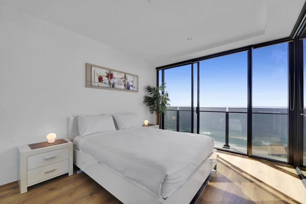 Level 47 Sky High 2br Ocean View Gold Coast