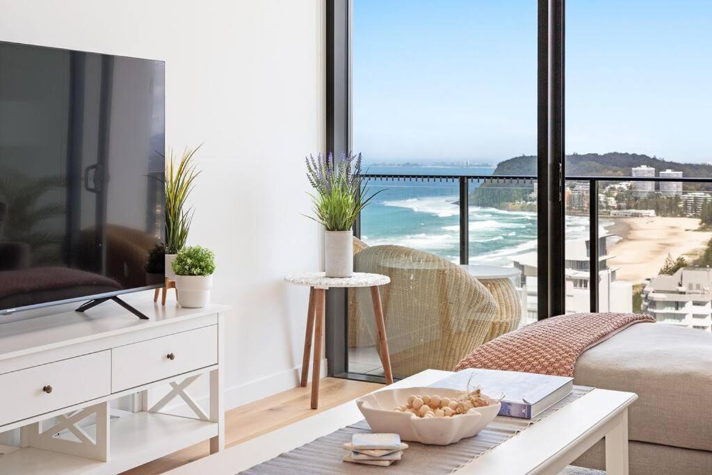 Breathtaking Penthouse Paradise Ocean Views Pool * Gold Coast