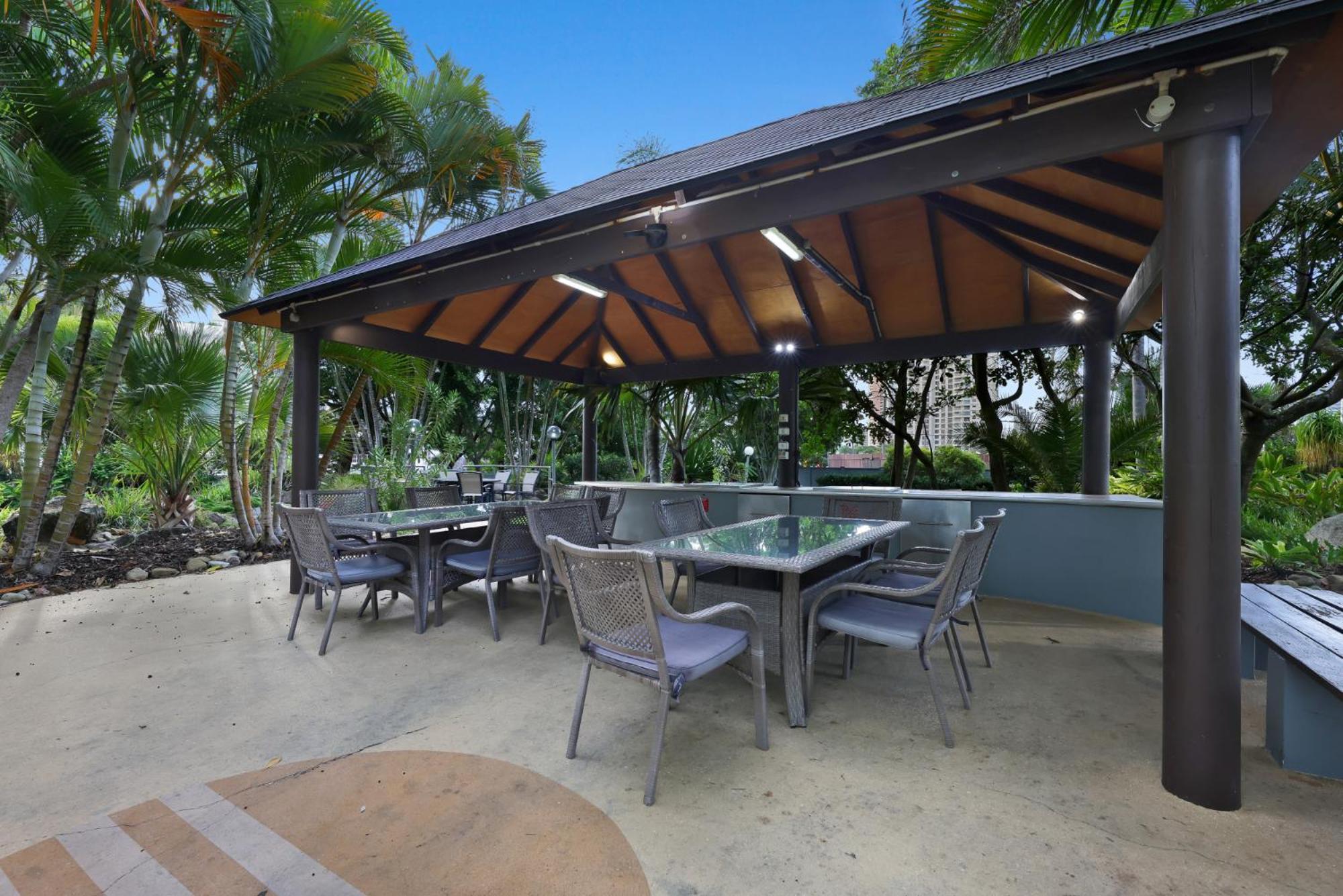 Ocean View 2-bed With Pool, Tennis Court & Bbq *